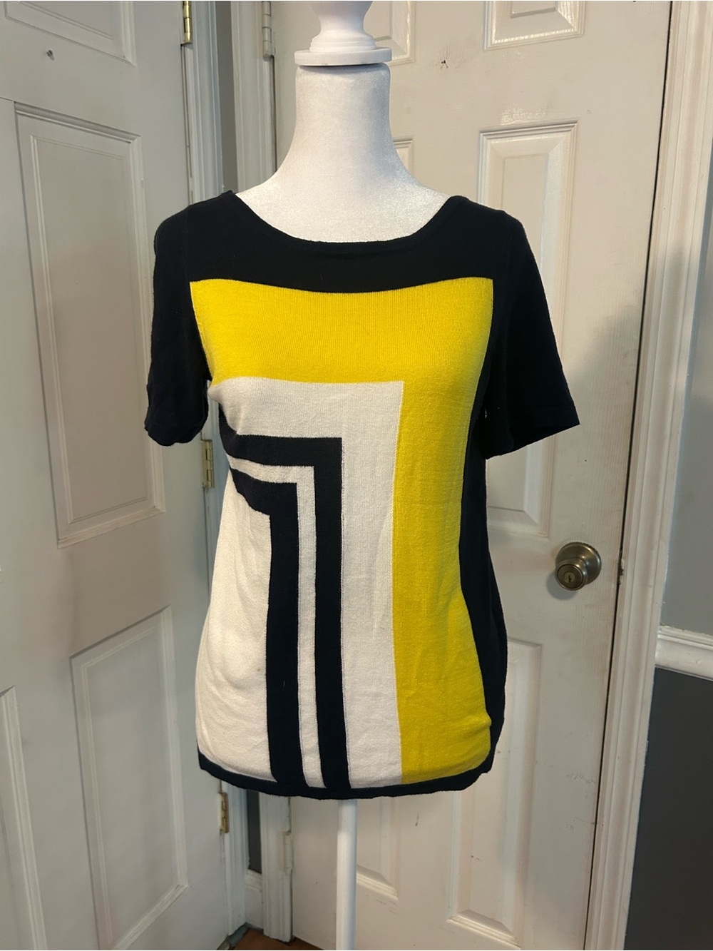The Limited Black, Yellow & White Geometric Short-Sleeve Knit Top